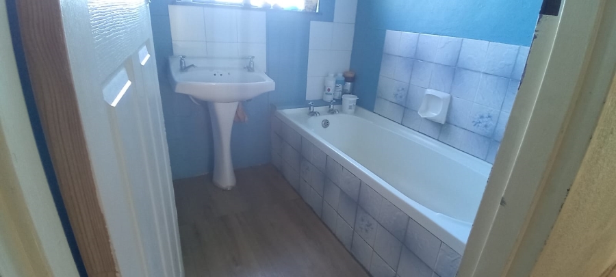 3 Bedroom Property for Sale in Park Village Western Cape